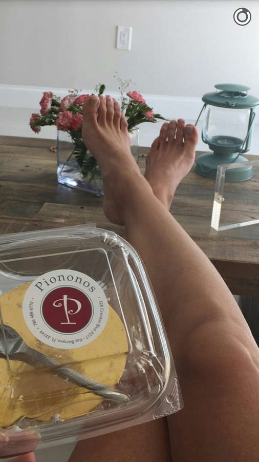 Vanessa Goncalves Feet