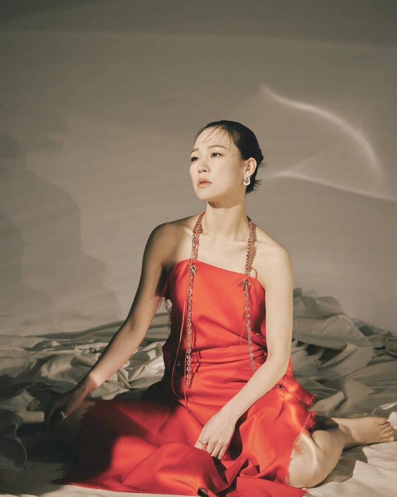 Yeri Han Feet (9 photos)