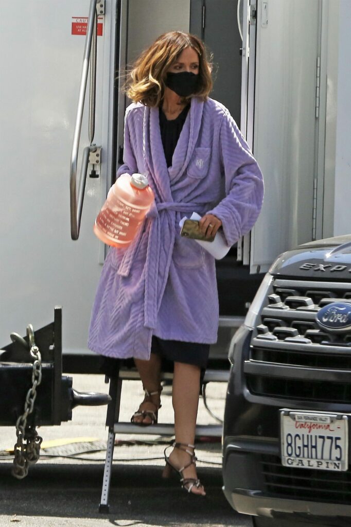 Rose Byrne Feet (8 pictures)