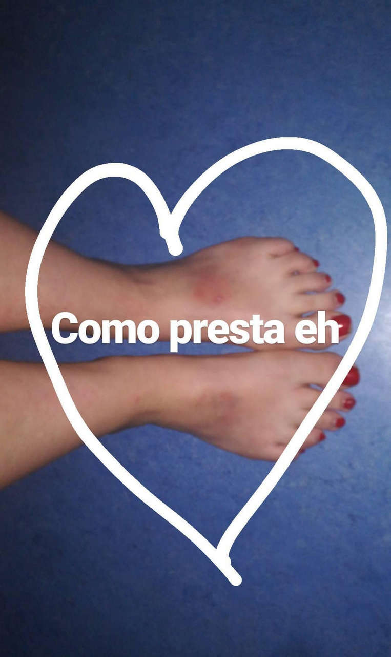 Lucia Fernandez Feet