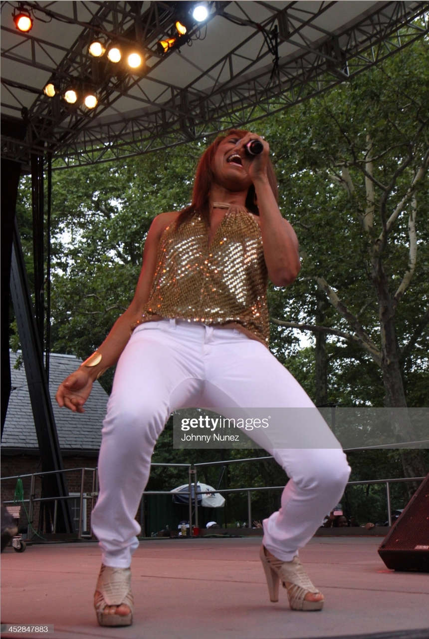 Deborah Cox Feet