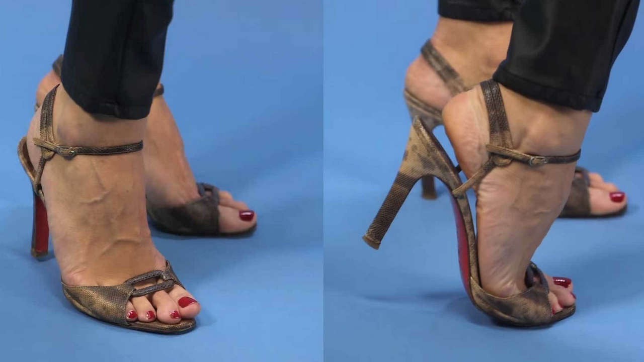 Valentine Bureau Feet