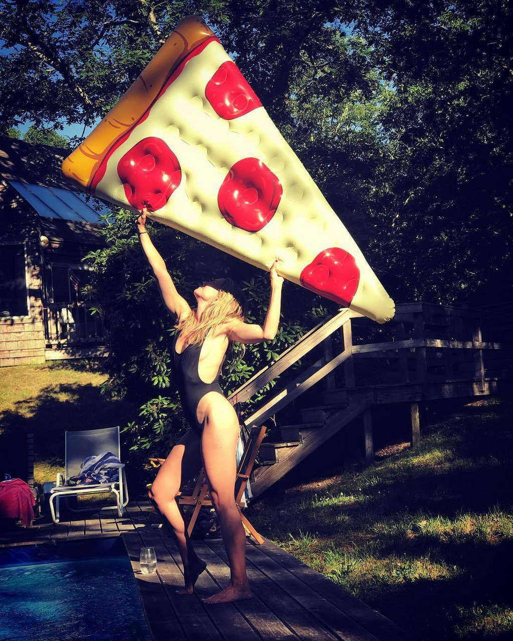 Valentine Bureau Feet