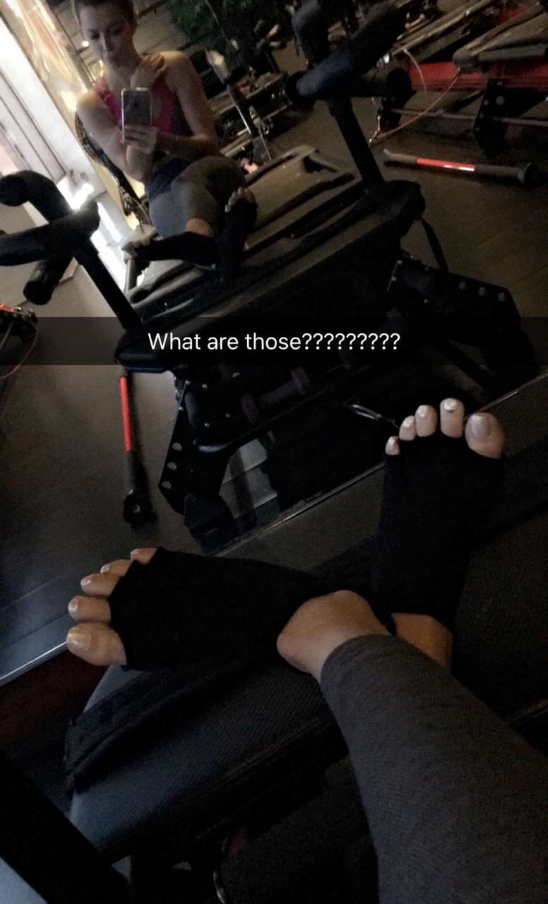 Lindsey Pelas Feet